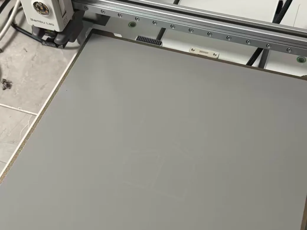Bambu Lab A2L: Confirmed Specs, Price, and Cutting Module (+ A2 Background) 5 Close-up of the Bambu Lab A2L print head and toolhead above the build plate